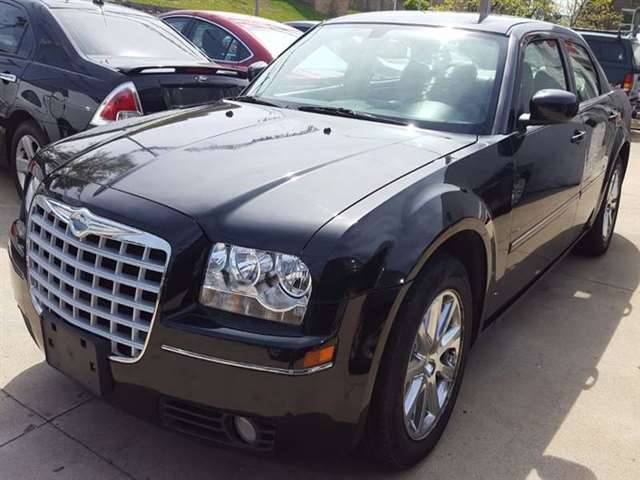 2007 Chrysler 300 Touring 4dr Sedan